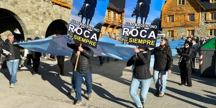 “El problema no es la imagen, sino el vandalismo y la tergiversación histórica”