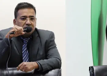 Câmara debate regulamentação de ambulantes nas praias