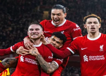 Recuperan Reds el liderato en la Premier League | Resultados