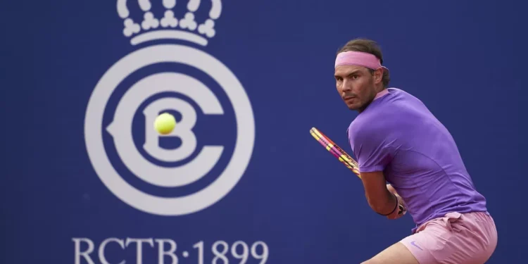 Rafa Nadal se entrena en Barcelona “con las ganas de intentar jugar”