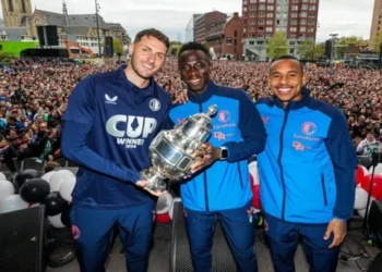 Así fue el festejo de Santiago Giménez y Feyenoord en Rotterdam | grabación