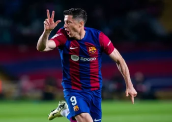 Salva Robert Lewandowski al Barsa en Montjuic | Video