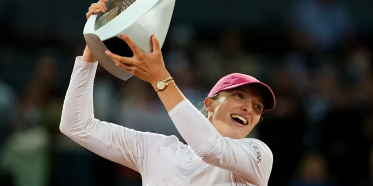 Swiatek libra gran batalla con Sabalenka en la extremo del Mutua Madrid Open | Video