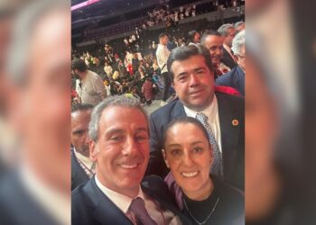 Pepe Chedraui asiste al Congreso de la CATEM junto a Claudia Sheinbaum y Pedro Haces