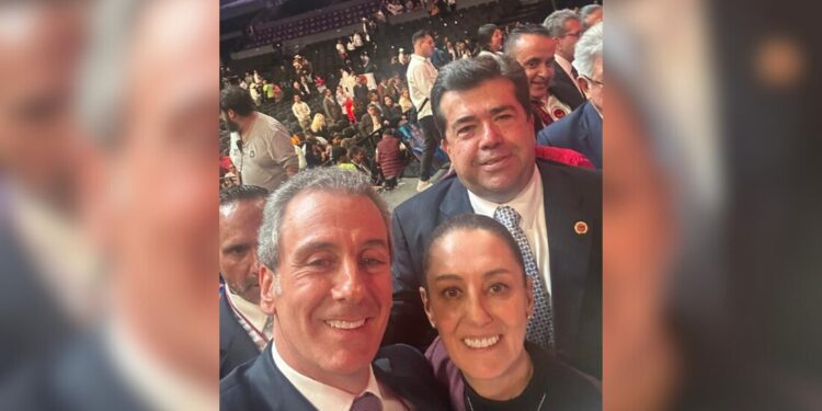 Pepe Chedraui asiste al Congreso de la CATEM junto a Claudia Sheinbaum y Pedro Haces