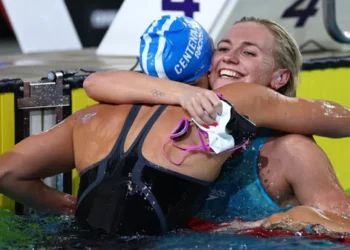 Se luce Ariarne Titmus con nuevo récord ecuménico en los 200 metros libres | Video