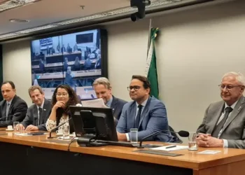 Frente platicar para o Fortalecimento da Indústria Ferroviária Brasileira é lançada com a adesão de 209 deputados