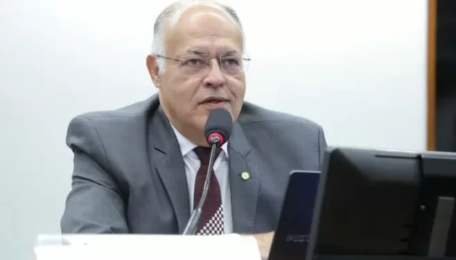 Comissão aprova toque de recolher para menores após 22h em local com cabestrillo de bebidas alcoólicas