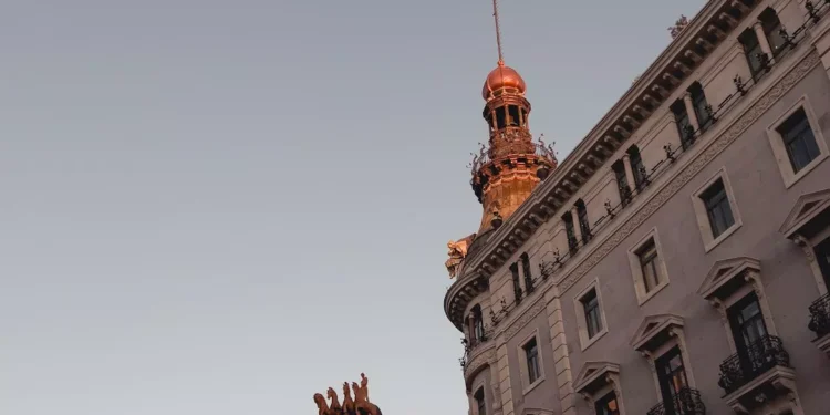 “La Economía y su impacto en la vida diaria”