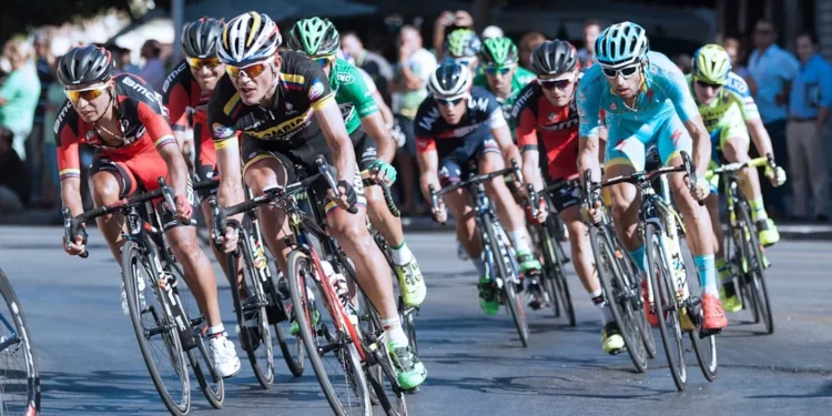 “Mejora tu vida y diviértete con el deporte”