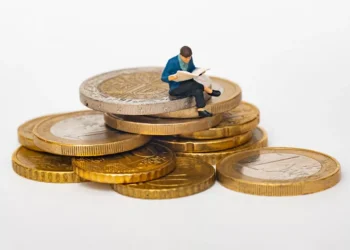 “Descubre el poder de la Economía en tu vida”