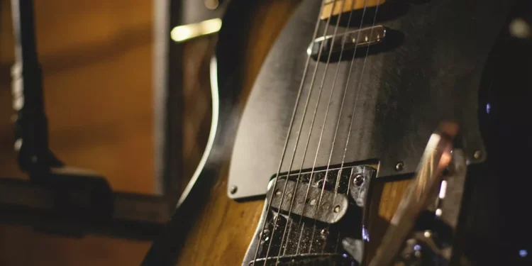 “La Música: Un Lenguaje Universal de Emociones y Experiencias”