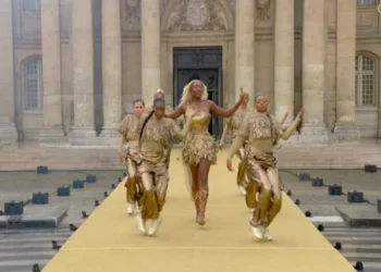 París 2024: Aya Nakamura, revancha de la inmigrante | Video