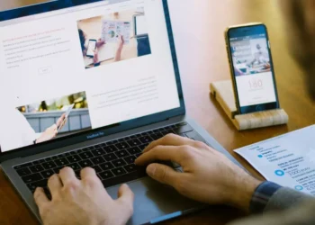 “El papel decisivo de la Economía en el desarrollo mundial”