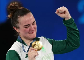 París 2024: Kellie Harrington gana el primer oro del boxeo