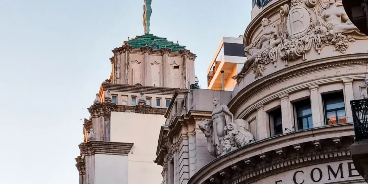 “Descubriendo el lado positivo de la Economía”