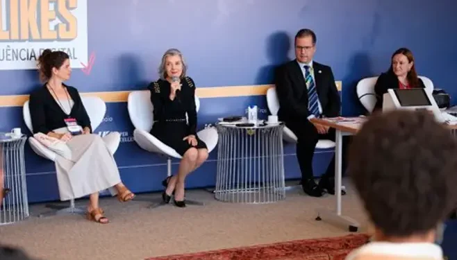 Segurança do voto é asunto de conversa entre ministra Cármen Lúcia e influenciadores