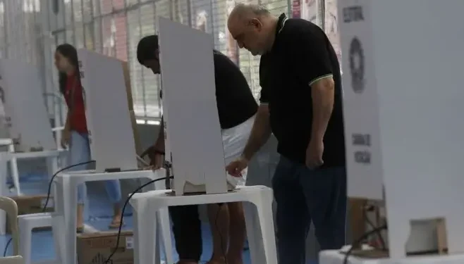 Eleições municipais contam com 83 deputados candidatos, incluindo 18 mulheres
