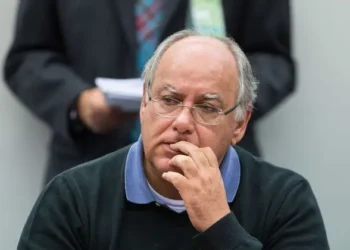 Renato Duque, ex-diretor da Petrobras, é preso em Volta Redonda