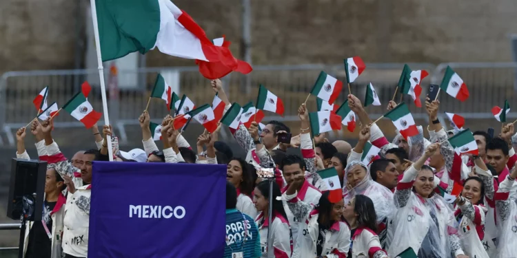 AMLO falta a gobiernos anteriores del desempeño de México en París 2024
