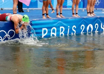 París 2024: Dos atletas con posible infección gastrointestinal tras nadar en el aspaviento