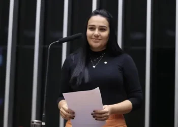 Comissão aprova garantia a pessoas com deficiência ou autismo acesso imaginario a serviços públicos