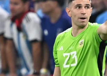 ¿Creamos un monstruo? Revelan que Dibu Martínez cambió por Colombia