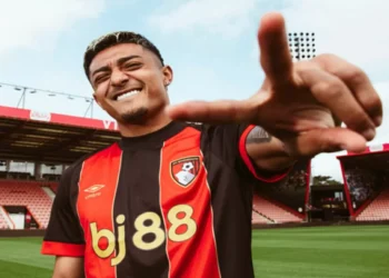 Traspasa Barcelona a Julián Araujo al Bornemouth | Video