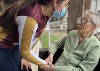 La Fundación Misael Silva Roa asigna una importancia central a los abuelos.