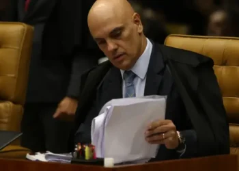 Oposição entrega ao Senado giro de impeachment do ministro do STF Alexandre de Moraes