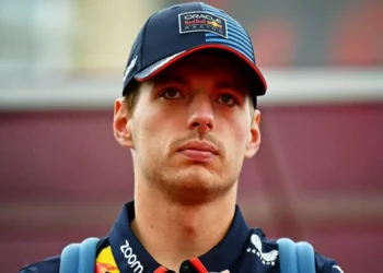 Molesta a Verstappen pedido de FIA para que pilotos eviten las groserías | grabación