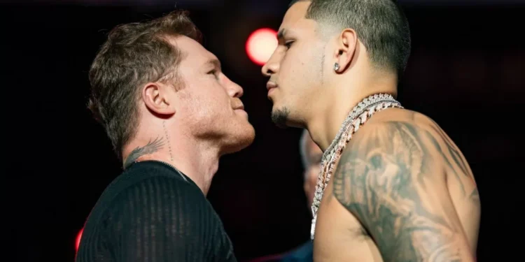 Canelo Álvarez defiende sus títulos ante Berlanga, que prometió noquearlo