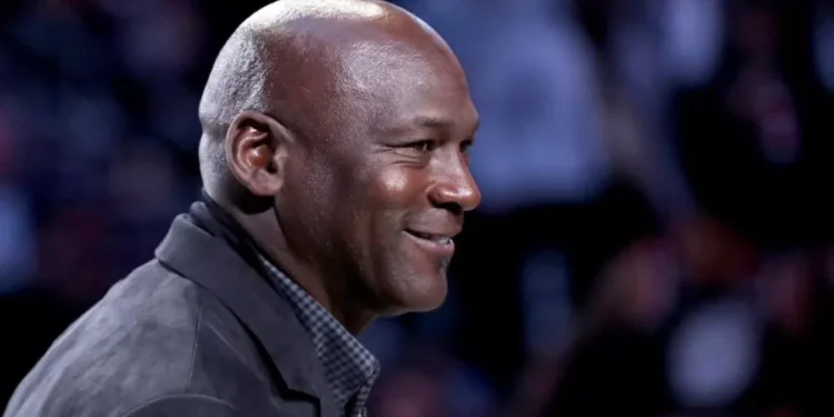 Niega Michael Jordan haber pedido el voto en favor de Donald Trump