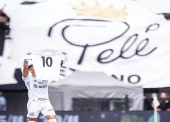 Santos, del mítico Pelé, vuelve a Primera División en Brasil | compacto