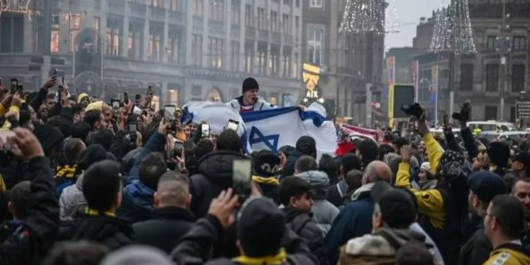 Condenan a cinco por embestir a ‘aficionados’ del Maccabi de Tel Aviv en Ámsterdam | Video