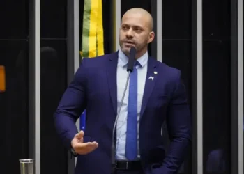 Moraes concede liberdade condicional a Daniel Silveira