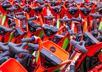 “El impacto de la economía en la sociedad actual”