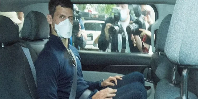 Djokovic revive un ‘trauma’ cuando llega a Australia | Video