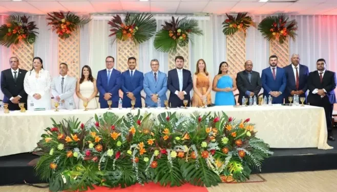 Marcelo Batista e Sabrine Pereira assumem comando em cerimônia marcada pela participação global