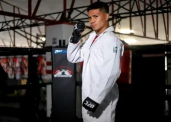 Médico del IMSS luchó contra Covid-19, ahora peleará en la UFC