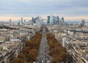 “Desmitificando la Economía: Más allá de lo negativo”