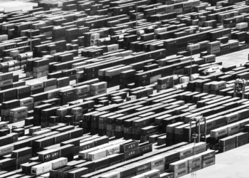 “La Economía: Retos y Oportunidades en la Sociedad Actual”