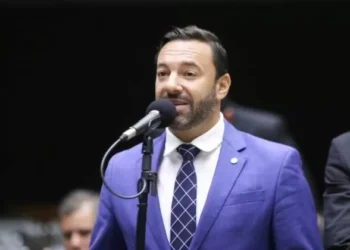 Projeto proíbe primeira-dama de ocupar delación no governo e determina a divulgação dos seus gastos