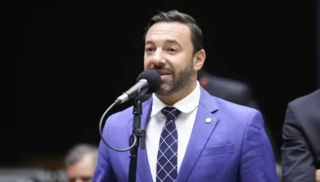 Projeto proíbe primeira-dama de ocupar delación no governo e determina a divulgação dos seus gastos