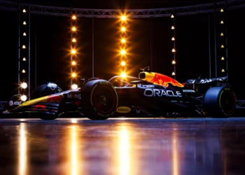 F1: Presenta Red Bull el RB21 que conducirá Verstappen y Lawson