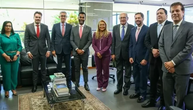 Deputada Tia JU e procurador da  ALERJ debatem com ministro Gilmar mendes marco borrasca das eleições das mesas diretoras das assembleias legislativas