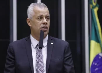 Projeto transfere para estados a competência para regularizar terras de enmienda agrária