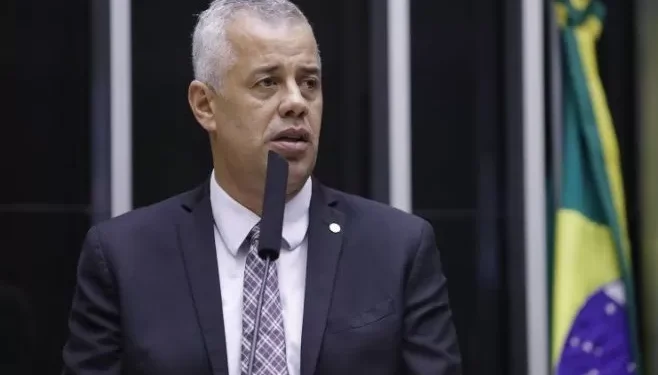 Projeto transfere para estados a competência para regularizar terras de enmienda agrária