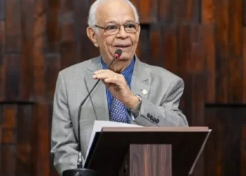 acarreo público intermunicipal deverá ter adesivos de identificação de pontos cegos