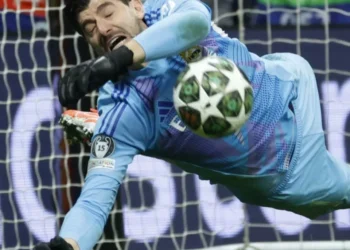 Bélgica recupera pieza clave: Courtois fue convocado tras dos años